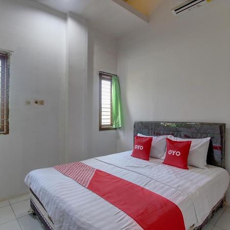 Capital O 91690 Moza Guest House Klaten エクステリア 写真