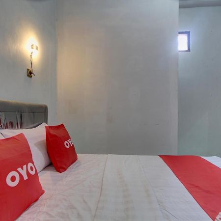 Capital O 91690 Moza Guest House Klaten エクステリア 写真