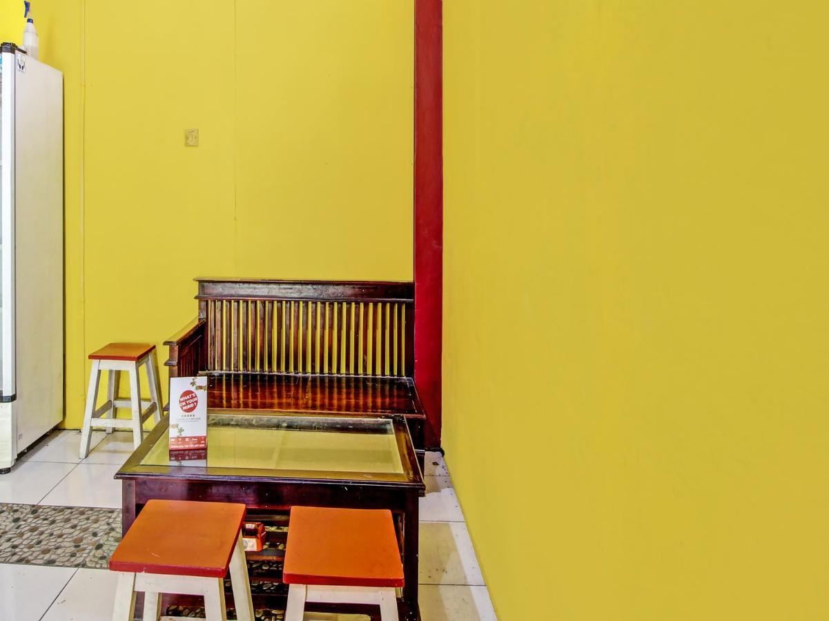 Capital O 91690 Moza Guest House Klaten エクステリア 写真