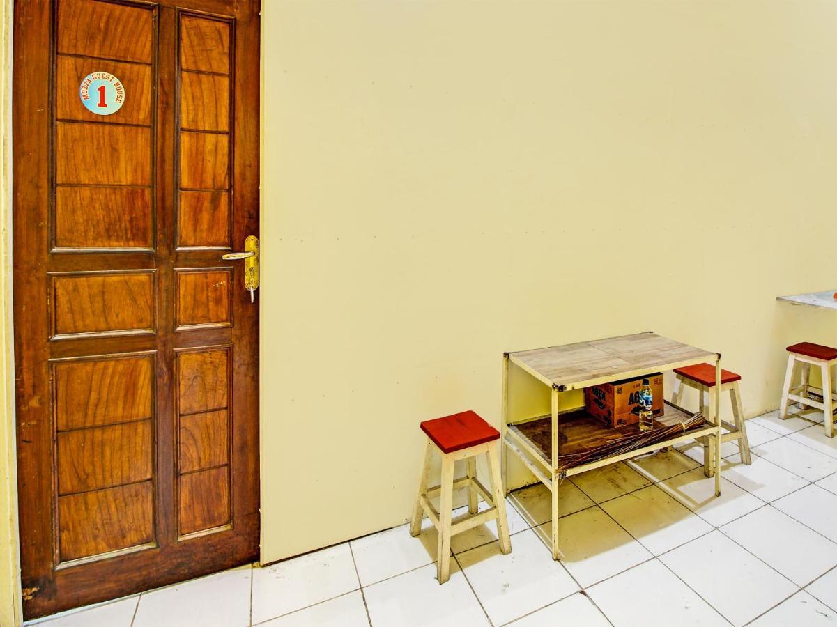 Capital O 91690 Moza Guest House Klaten エクステリア 写真