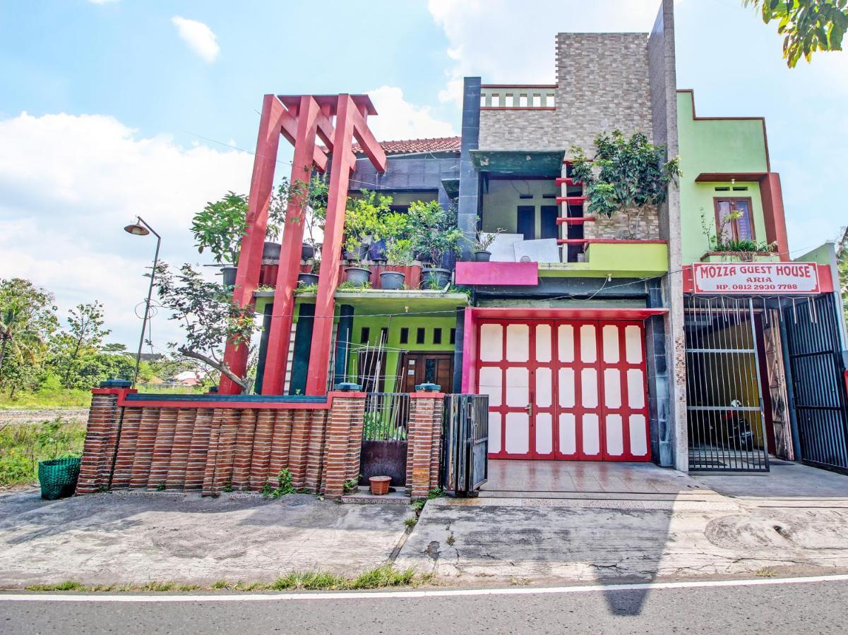 Capital O 91690 Moza Guest House Klaten エクステリア 写真