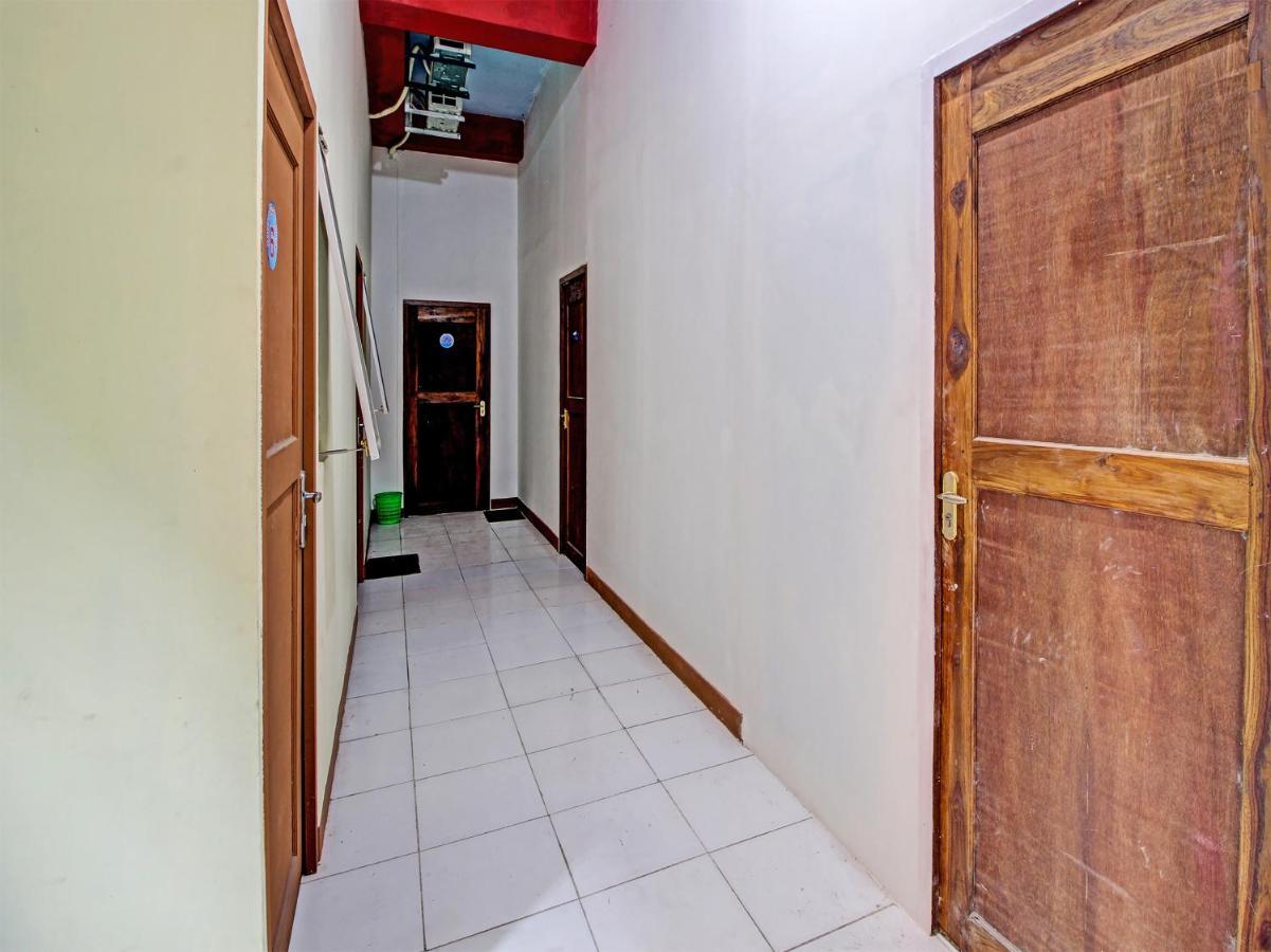 Capital O 91690 Moza Guest House Klaten エクステリア 写真