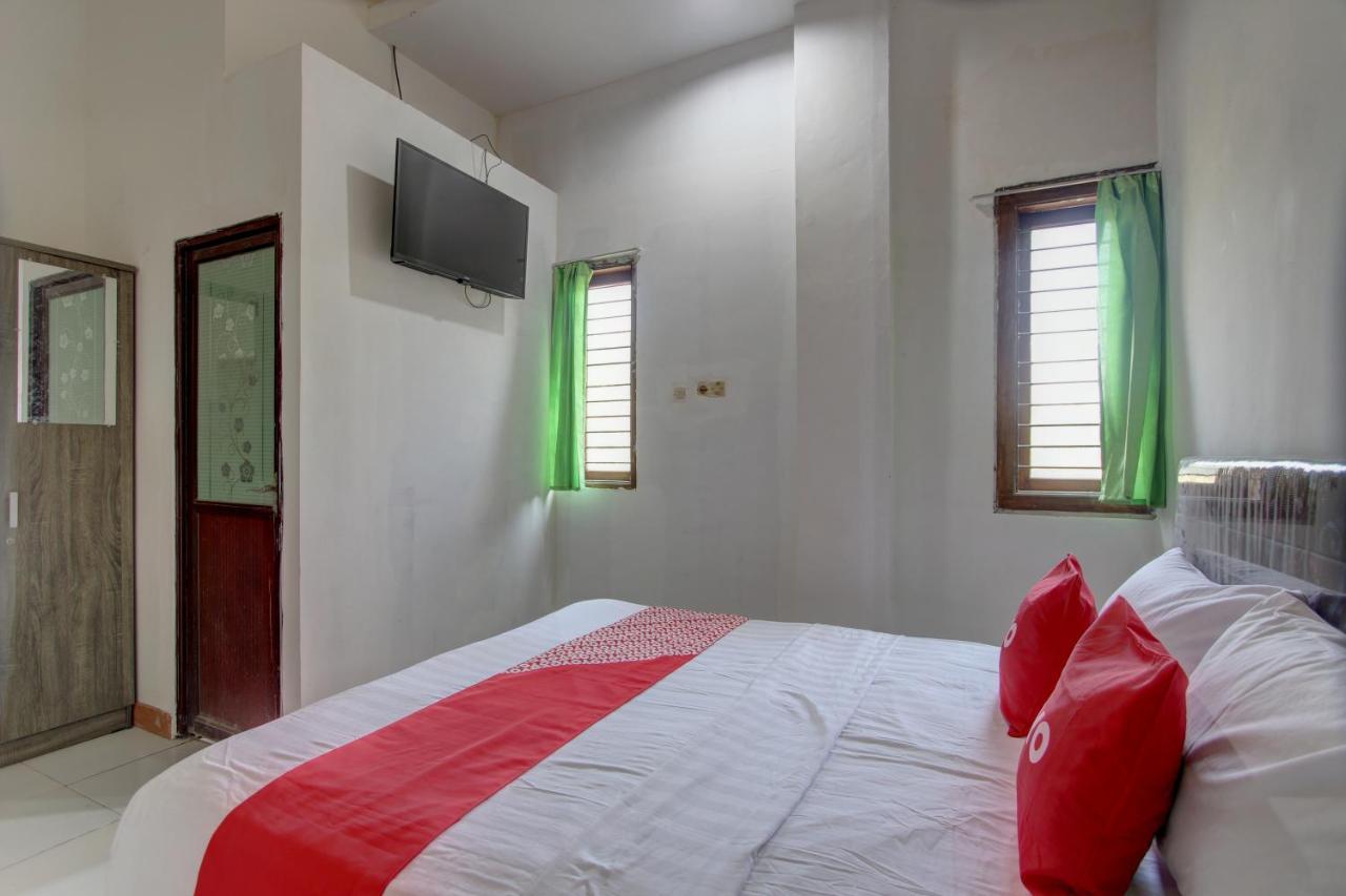 Capital O 91690 Moza Guest House Klaten エクステリア 写真